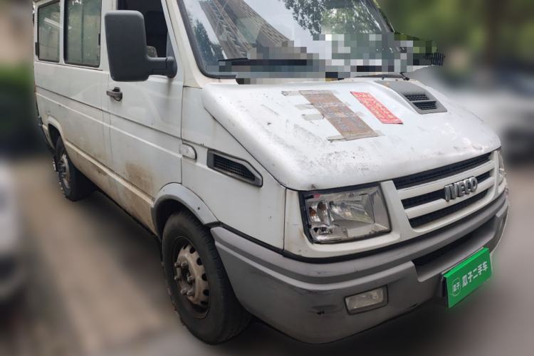 Used Iveco Daily 2014 2.5T-A35 NJ6484ACM47Z4 Front Right 45 Deg