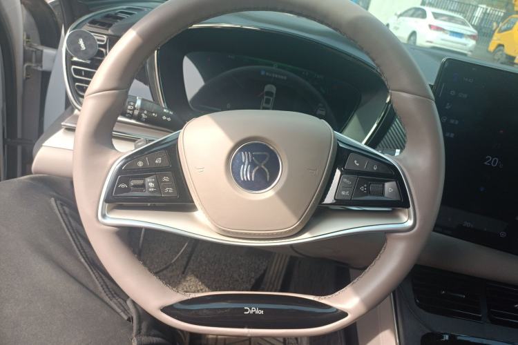 Used BYD Han 2024 DM-i Glory Edition 121KM Prestige Model Steering Wheel
