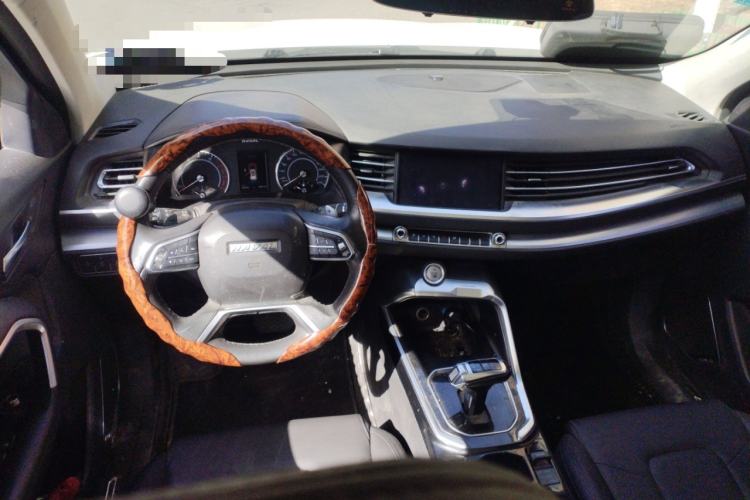 Used Haval H6 2017 Blue Label 2.0T Automatic Two-Wheel Drive Luxury Model Center Console