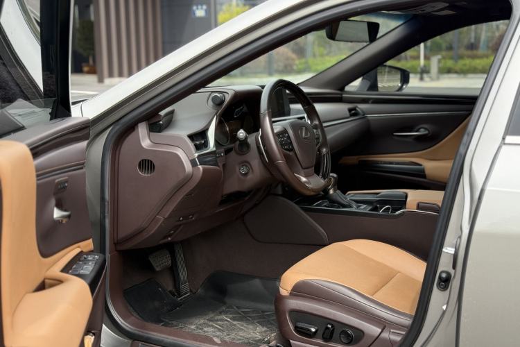 Used Lexus ES 2020 200 Luxury Edition
