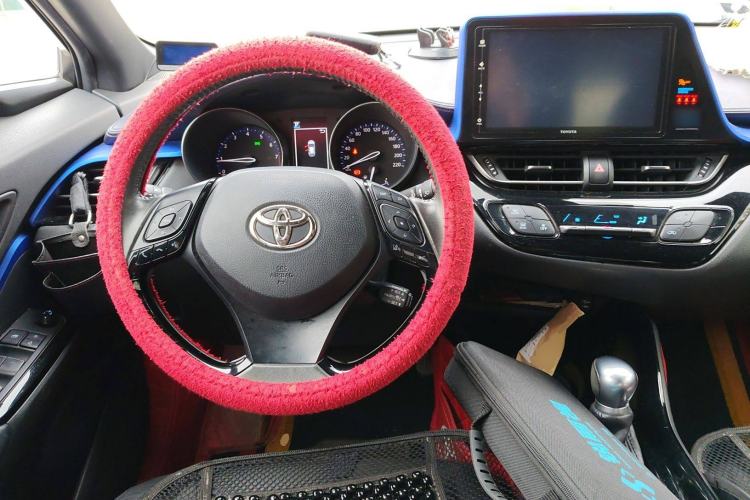 Used Toyota IZOA 2018 2.0L Yichi Version China VI Standard
