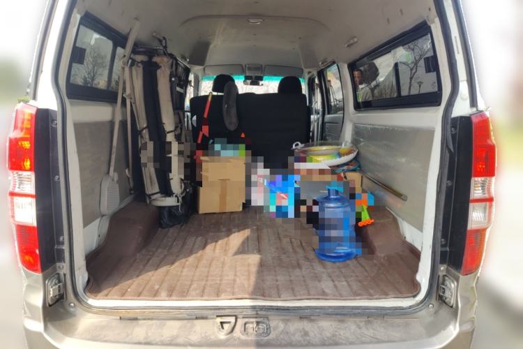 Used Jinbei New Hiace X30L CNG 2023 100L CNG Wealth Edition Bus 6/7 Seats No Air Conditioning SWCC15M Trunk