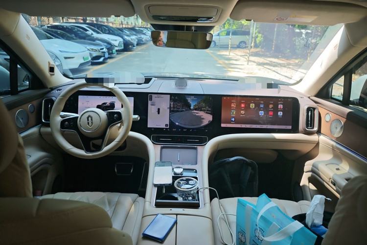 Used Hima AITO M9 2024 Range-Extended Ultra Version 42 kWh 6-Seater Model Center Console