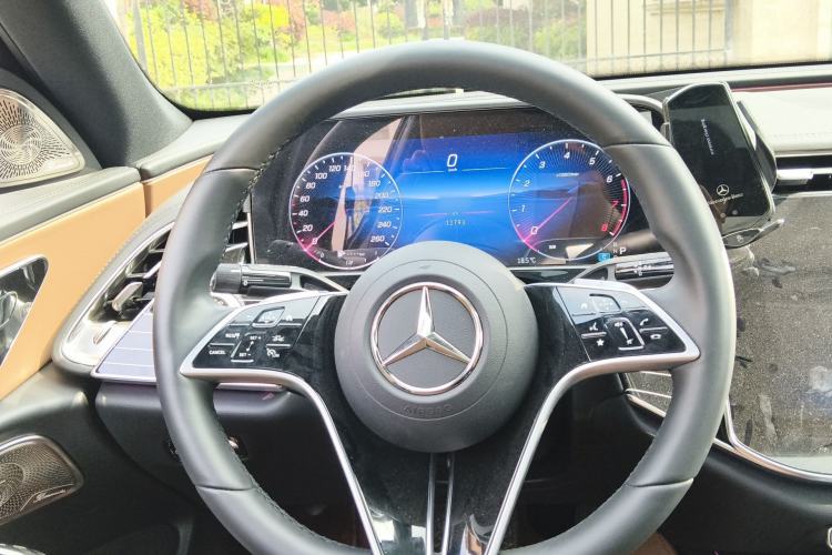 Used Mercedes-Benz E-Class 2024 E 260 L
