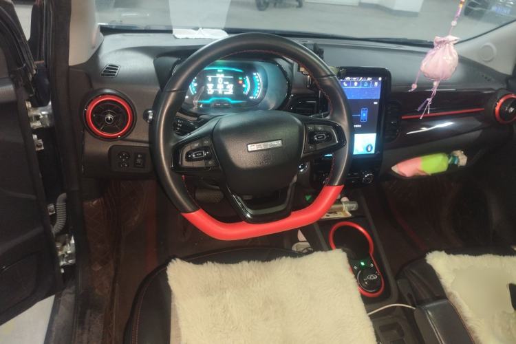 Used Chery QQ Little Ant 2022 Restyled Version Sweet Pink Edition Half-Sugar Version 3-Cell Lithium Battery 30kW 408km Range Steering Wheel