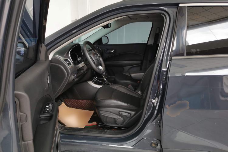 Used Jeep Compass 2017 200T Automatic Family Edition
