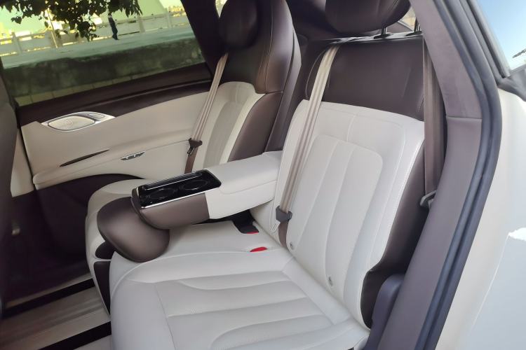 Used IM LS7 2023 100kWh Lux All-Wheel-Drive Version Left Rear Seat