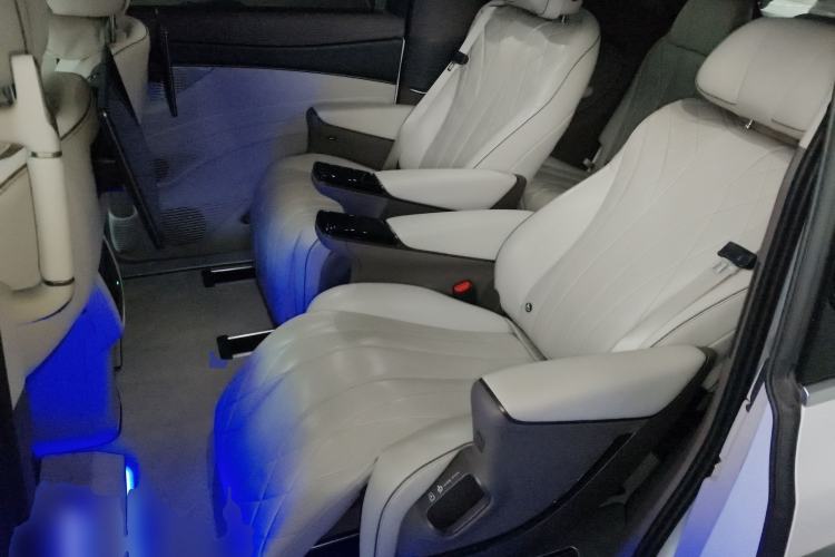 Used Denza D9 2022 DM-i 970 Four-Wheel Drive Prestige Model