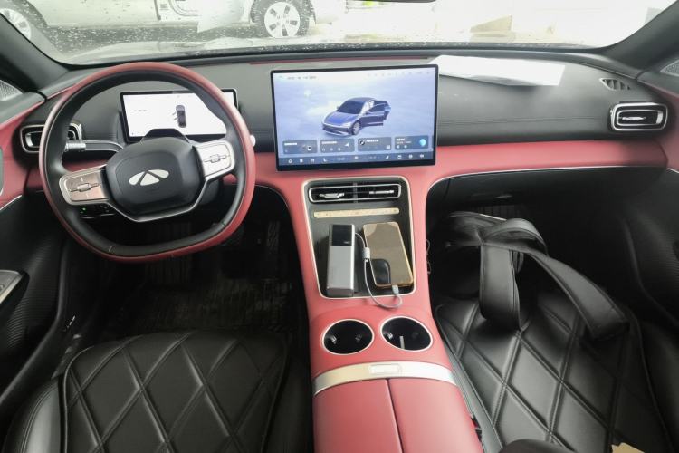 Used Chery Fulwin A9L 2025 Model, Four-Wheel Drive High-Energy Peak Edition Center Console