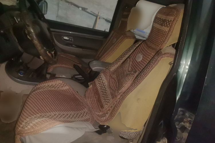 Used Foton Scenic 2010 2.8T Express Classic Short-Wheelbase Low-Roof Version 95 HP Equipped with 4JB1T Engine Left Front Seat