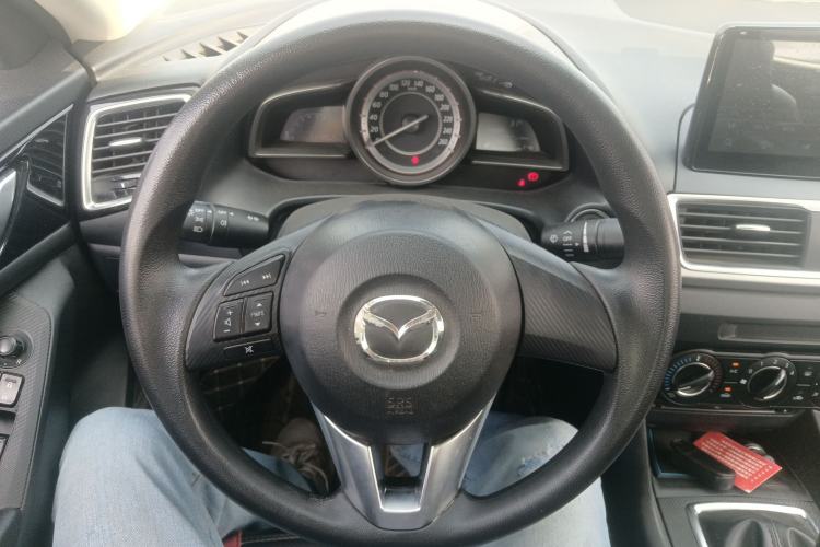 Used Mazda 3 Axela 2014 Sedan 1.5L Manual Comfort Model

