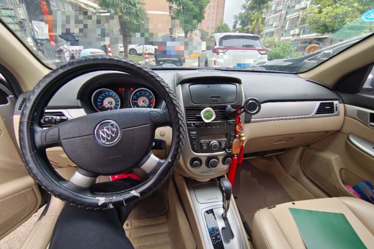 Used Buick Excelle 2013 1.5L Automatic Classic Model Center Console