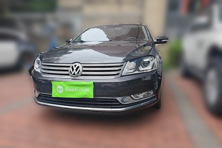 Used Volkswagen Magotan 2013 1.8TSI Luxury Model Guazi used car, China used car export, Used car for sale, Used  cars, Cheapest cars for sale