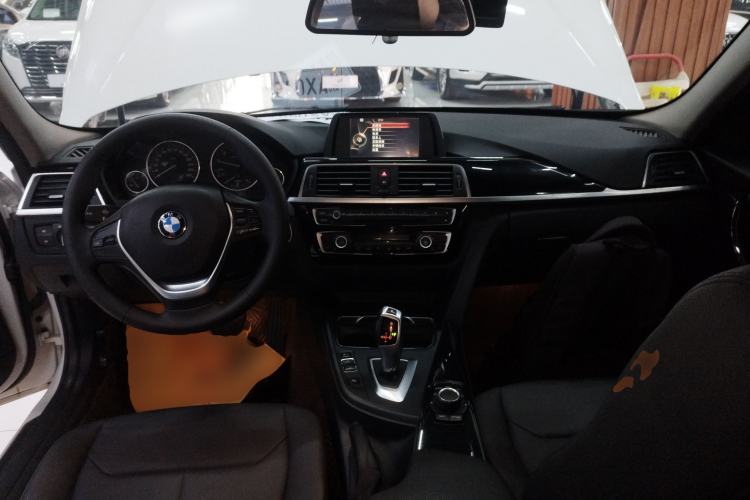 Used BMW 3 Series 2017 318i Fashion Model