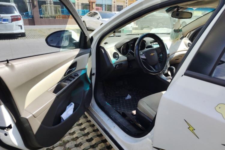 Used Chevrolet Cruze 2015 1.5L Classic SE AT Driver Seat