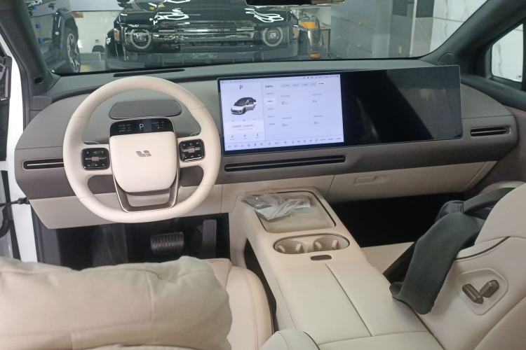 Used Li Auto i6 2025 Model Two-Wheel-Drive Standard Type
