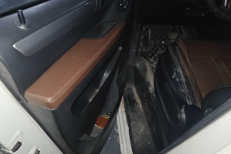 Used SAIC MAXUS G10 2014 2.0T Automatic Luxury Executive Edition