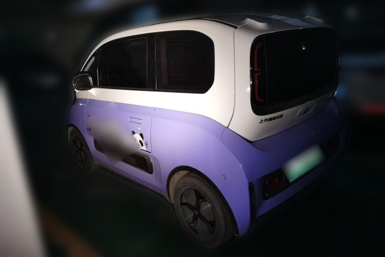 Used Baojun KiWi EV 2023 Edition Strawberry Bear Limited Edition Lithium Iron Phosphate
