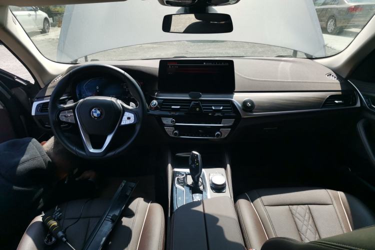 Used BMW 5 Series 2021 530Li Leading Luxury Package Center Console