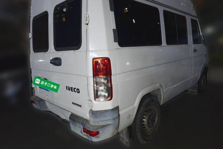 Used Iveco Power Daily 2017 2.5T Classic A32 Mid-Roof 6-7 Seater Bus 47Z5
