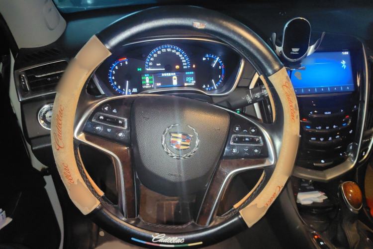 Used Cadillac SRX 2014 3.0L Elite Model Steering Wheel