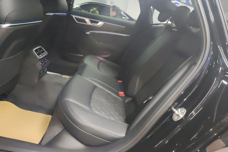 Used Audi A6L 2025 45 TFSI quattro Prestige Dynamic Edition + Premium Package
