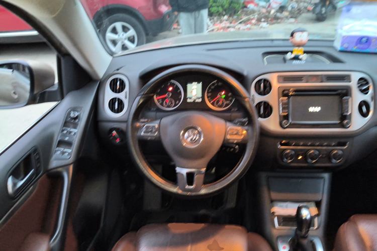 Used Volkswagen Tiguan L 2013 1.8 TSI Automatic All-Wheel Drive Luxury Model
