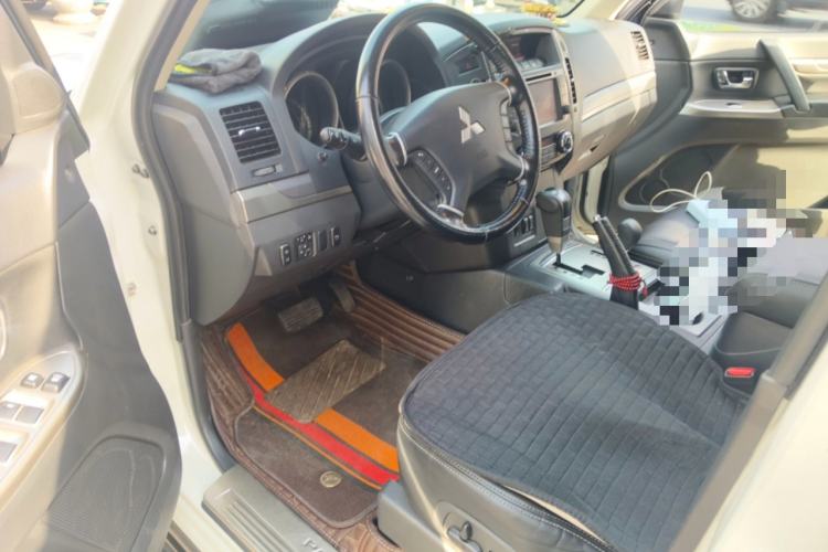 Used Mitsubishi Pajero 2016 3.0L Automatic Standard Version China V Standard Driver Seat