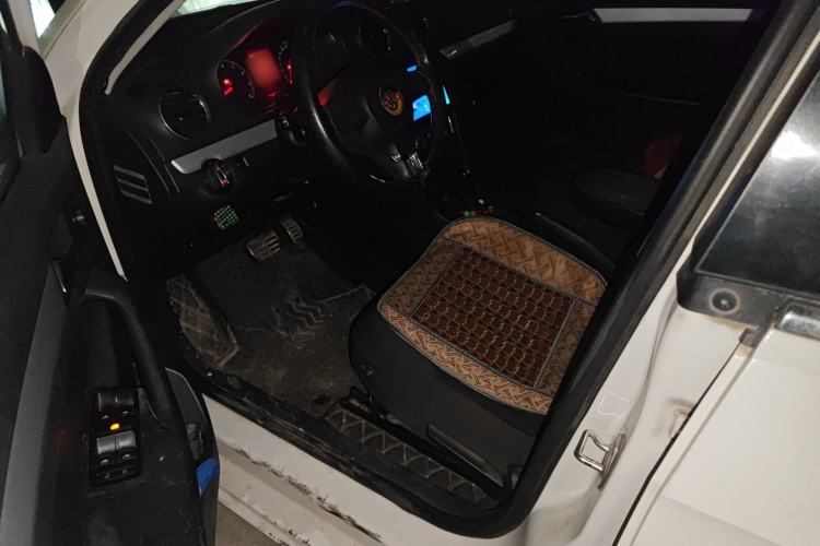 Used Volkswagen Jetta 2015 Value Edition 1.6L Automatic Comfort Version Driver Seat