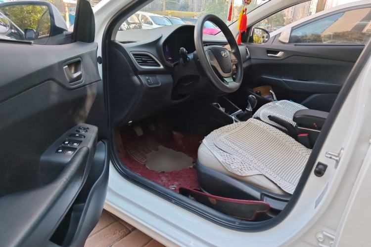 Used Hyundai Verna (new generation) 2016 1.4L Manual Cool Edition GLS Driver Seat