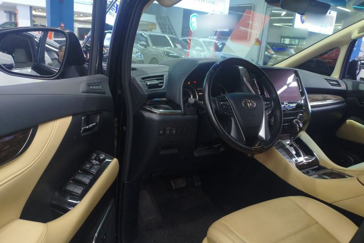Used Toyota Alphard 2021 Dual-Engine 2.5L Luxury Edition
