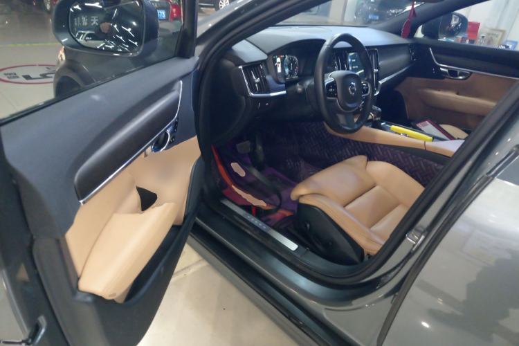 Used Volvo V90 2017 Cross Country T5 AWD Smart Range Edition