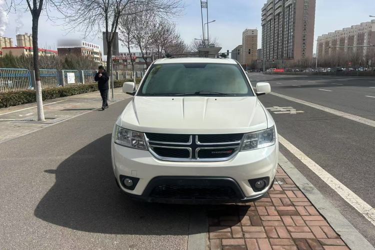 Used Dodge Journey 2013 2.4L Two-Wheel Drive Luxury Version