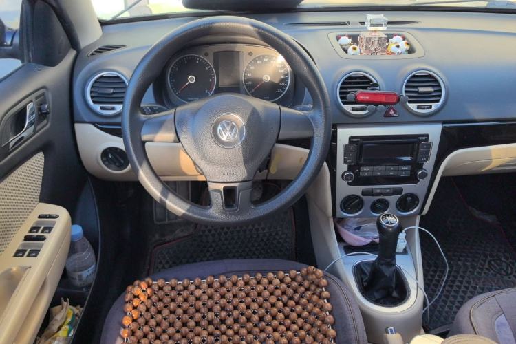 Used Volkswagen Lavida 2013 1.6L Manual Fashion Edition