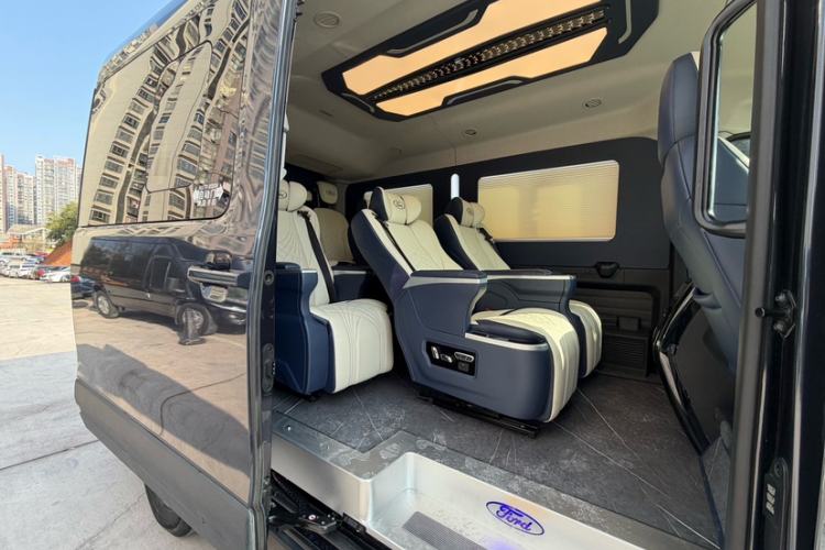 Used Ford Transit T8 2024 T8 2.3T Diesel Automatic Mid-axle Mid-roof 9-seater Business & Travel Version 2/2/2/3
