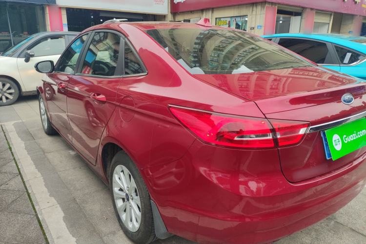 Used Ford Escort 2015 1.5L Manual Fashion Edition