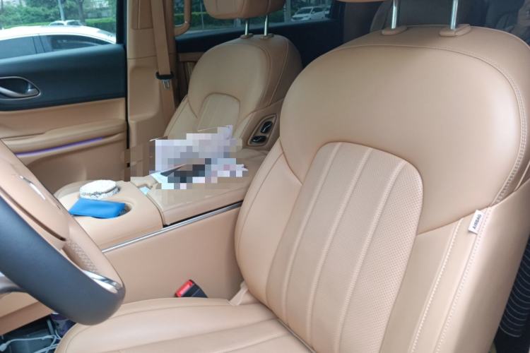 Used VOYAH Dream 2025 PHEV Four-Wheel Drive Prestige Kunpeng Edition