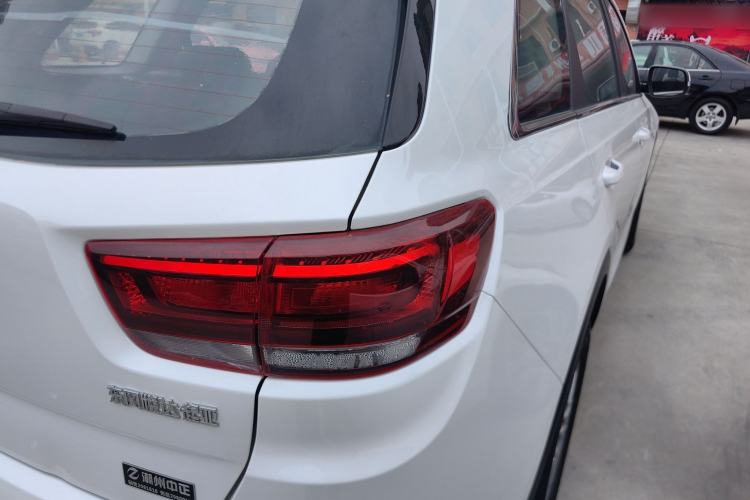 Used Kia KX7 2017 2.0L Automatic 2WD SMART 5-seater
