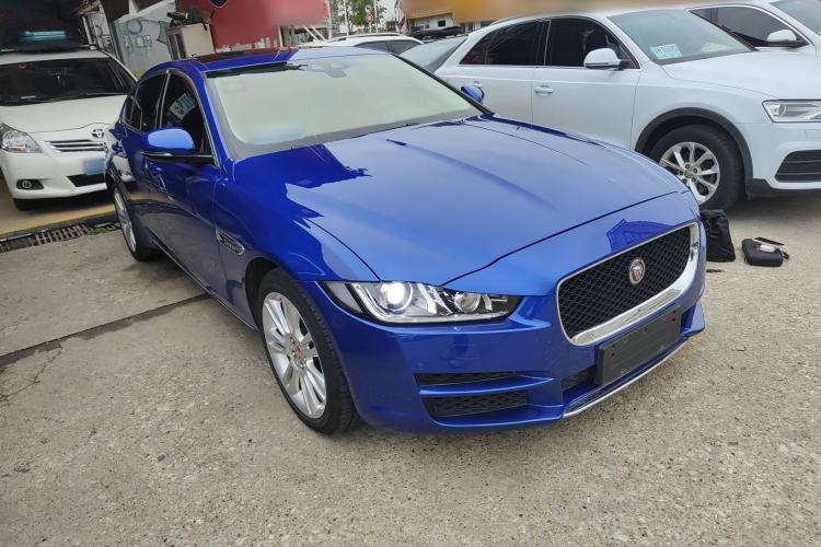 Used Jaguar XEL 2019 2.0T 200 PS Deluxe Edition Front Right 45 Deg