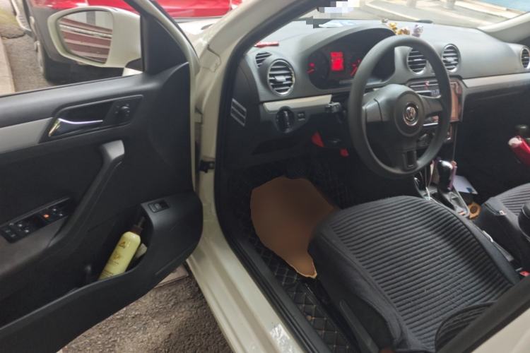 Used Volkswagen Jetta 2015 Value Edition 1.6L Automatic Comfort Version Driver Seat