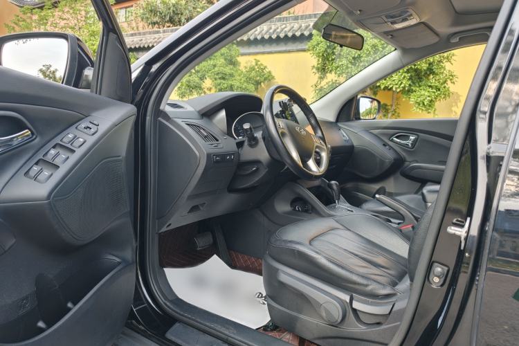 Used Hyundai ix35 2015 2.0L Automatic 2WD Smart Type China IV Left Front Seat