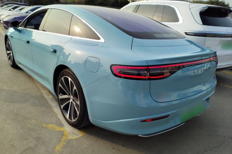 Used Hima Luxeed S7 2025 785 km Ultra Exterior 1