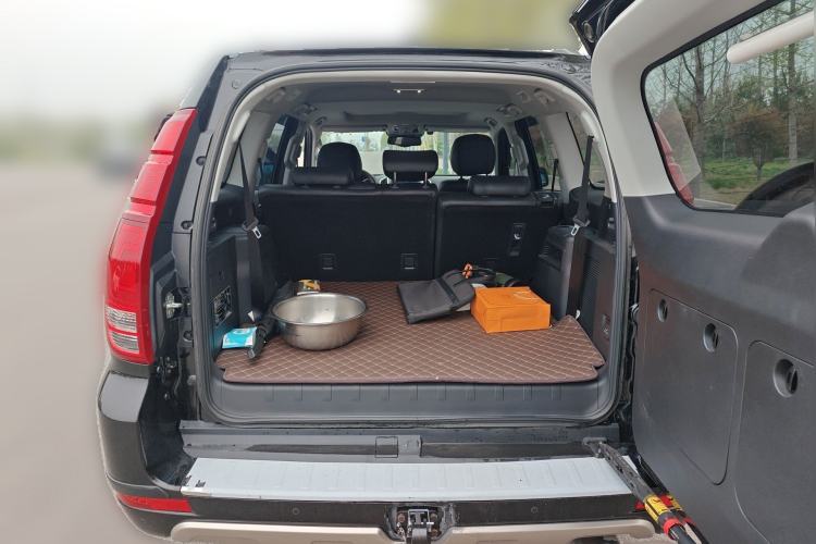 Used Haval H9 2015 2.0T Four-Wheel Drive Luxury 7-Seater Trunk