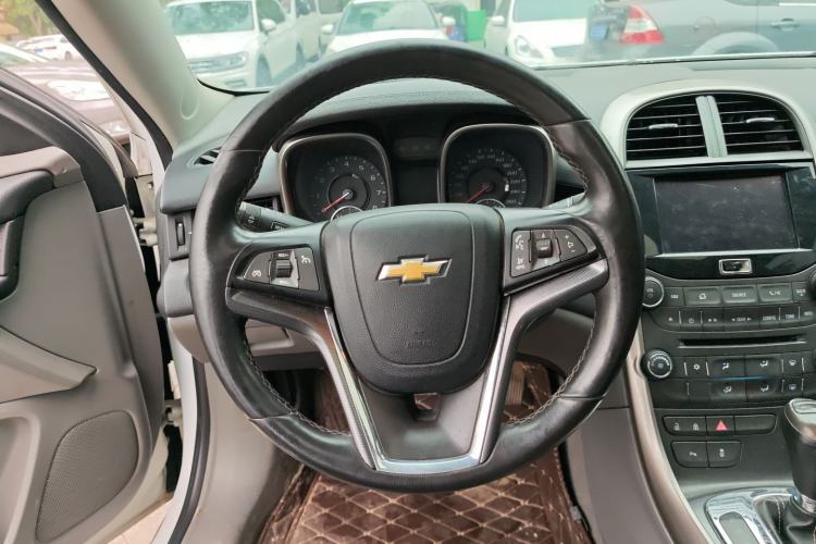 Used Chevrolet Malibu 2013 2.0L Automatic Luxury Edition Steering Wheel
