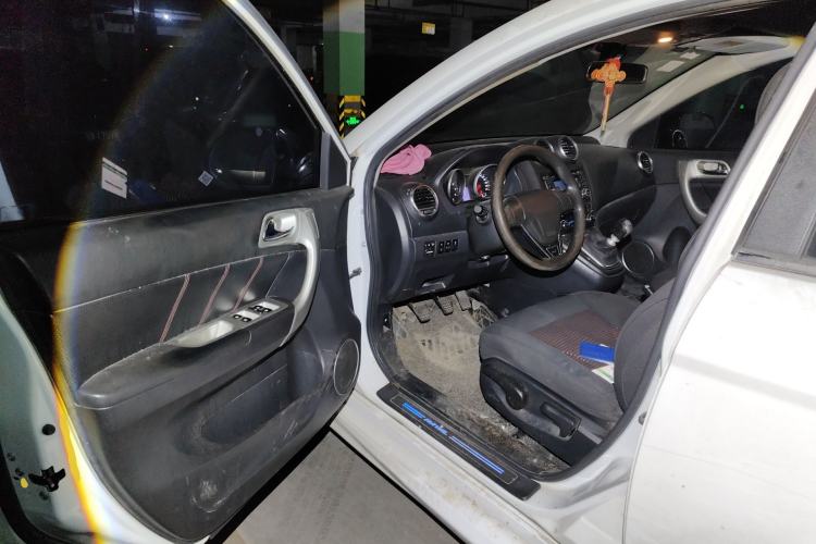 Used Haval H6 2015 Upgraded Model 1.5T Manual Two-Wheel Drive Urban Version
