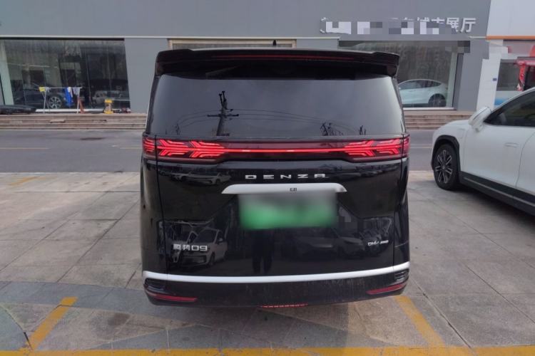 Used Denza D9 2024 DM-i 980 Four-Wheel Drive Prestige Model
