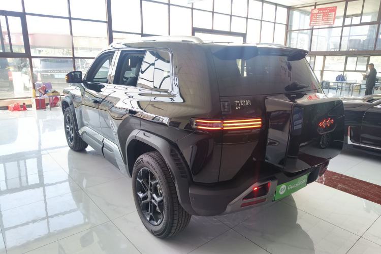 Used Formula Leopard Titanium 3 2025 501 km Range Rear-Wheel Drive Intelligent Driving Max Edition