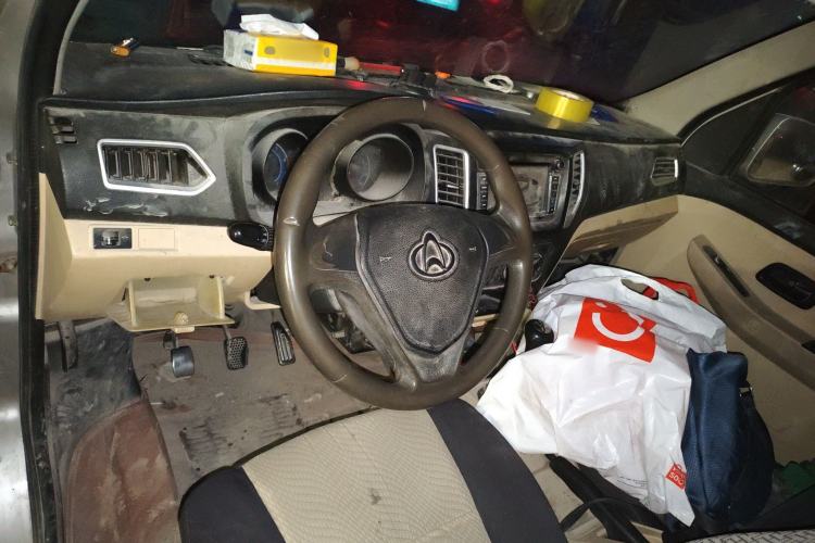 Used CHANGAN KAICHENG Xingka C Series 2019 1.2L Single-Row Truck Standard Model JL473Q Center Console