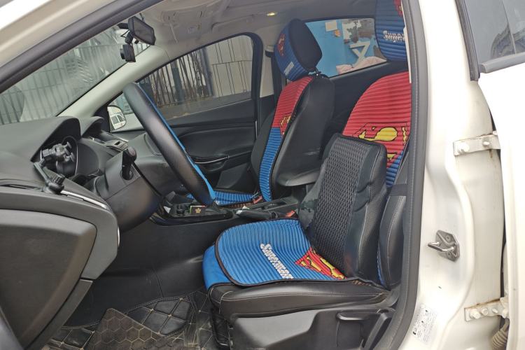 Used Ford Focus 2015 Sedan 1.6L Manual Fashion Edition