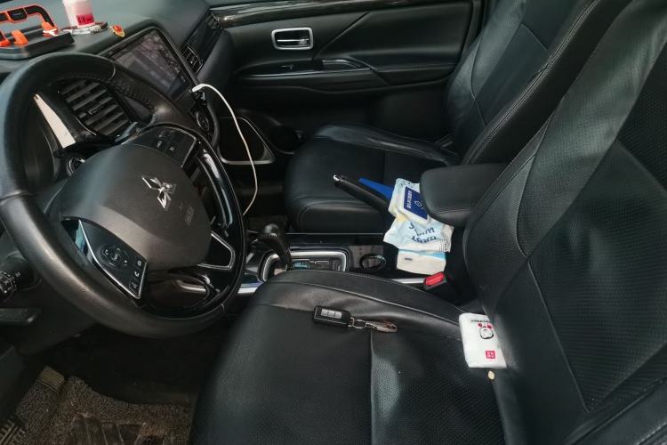 Used Mitsubishi Outlander 2018 2.0L Two-Wheel Drive Glory Edition 5 Seats
